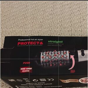 NEW -professional hot air styler. 2 brushed
